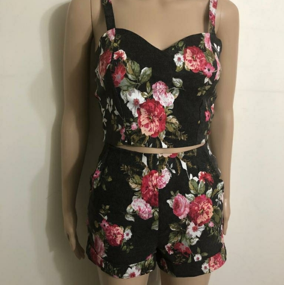 Floral short and crop top set - Picture 4 of 5